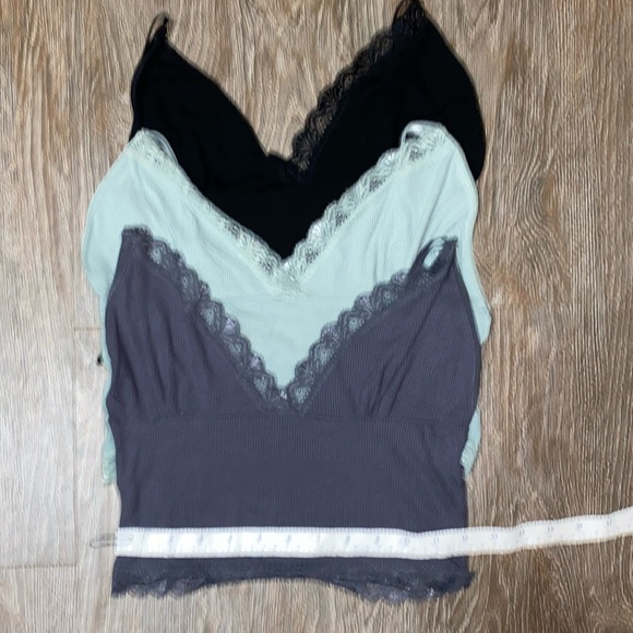 3 Small bralettes. No brand. Excellent used condition - Picture 2 of 9